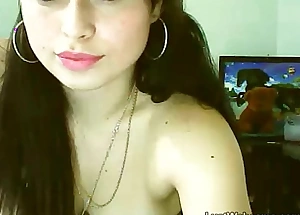 Cute livecam babe fingers her pussy coupled with ass