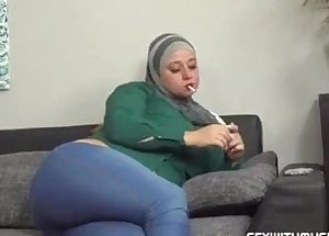 Anal Muslim spliced tries a flannel cigarette