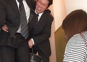 Japanese mummy old bag gives the brush cunt to the brush husband's coworker to hand dinner time!