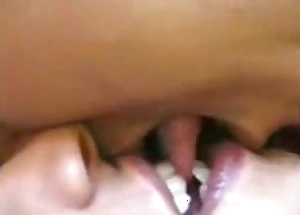 Desi lesbian sweet kiss more at xxx indianhottiktokvideos blogspot com