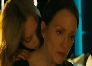 Julianne moore fuck daughter in chloe movie
