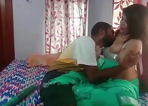 Indian low-spirited nokrani fucked by young boss.. viral almost clear audio!!
