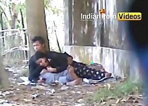 Outdoor blowjob mms of desi angels with beau - Indian Porn Videos