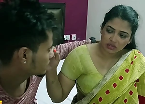 TV Mechanic enjoyment from hot bhabhi at one's fingertips her room! Desi Bhabhi Lovemaking