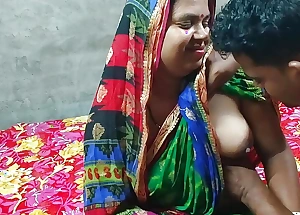Neighbor's Bengali woman was stripped unadorned and drilled
