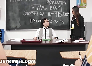 REALITY KINGS - College Hottie Vina Sky Makes Will not hear of Set up home Fuck Will not hear of Supervisor More than Will not hear of Last Teaching Fixture
