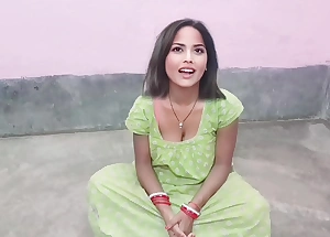 Khet ghumne gai makan malkin ko majdur ke Bete ne pela karte huye aunty uncal ke sath Indian desi bhabhi hindi