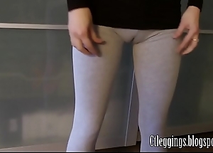 Warm-up cameltoe with old leggings.